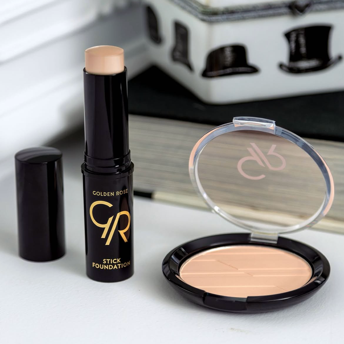 Stick Foundation / Contour